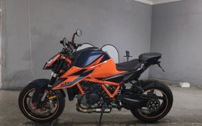 KTM 1290 SUPER  DUKE R V3940