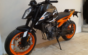 KTM 890 DUKE GP TU940
