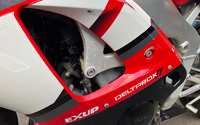 YAMAHA YZF-R1 2001 RN04