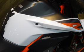 KTM 890 DUKE R 2021 TU940