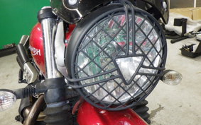 TRIUMPH STREET SCRAMBLER 2019