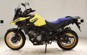 SUZUKI DL650 ( V-Strom 650 ) XTA 2026 C733M