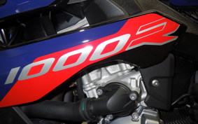 BMW M1000R 2025