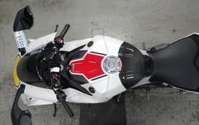 YAMAHA YZF-R1 2024