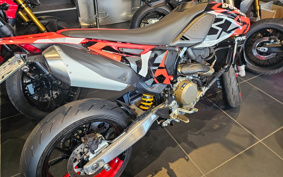 DUCATI HYPERMOTARD 698 2024 4B00