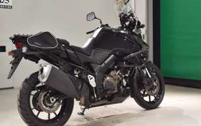 SUZUKI Vｽﾄﾛｰﾑ1050XT 2022 EF11M