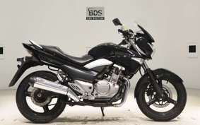 SUZUKI GSR250 2014