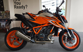 KTM 1290 SUPER DUKE R EVO V3940