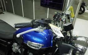 TRIUMPH BONNEVILLE 2008