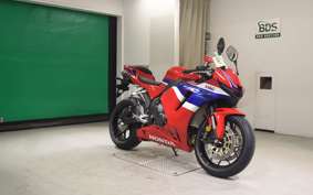 HONDA CBR600RR 2025 PC40