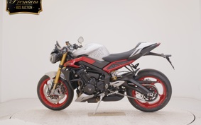 TRIUMPH STREET TRIPLE RX 2026