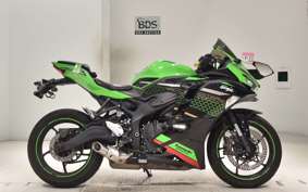 KAWASAKI ZX-25R