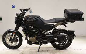 HUSQVARNA SVARTPILEN 125 2025