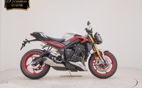 TRIUMPH STREET TRIPLE RX 2026