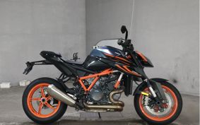 KTM 1290 SUPER  DUKE R EVO V3940