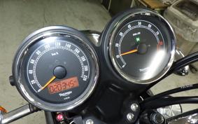 TRIUMPH BONNEVILLE T100 2010