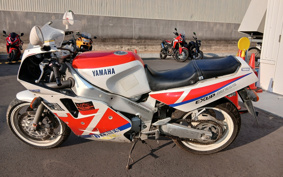 YAMAHA FZR1000 1990 3GM