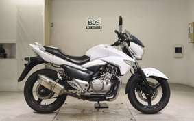 SUZUKI GSR250