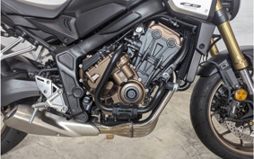 HONDA CB650R E-Clutch 2025 RH17