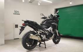 HONDA VFR800X 2018 RC80