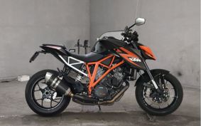 KTM 1290 SUPER  DUKE R 2015 V3940