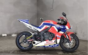 HONDA CBR600RR PC40
