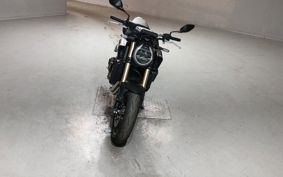 HONDA CB650R E-Clutch 2024 RH17