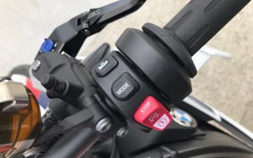 BMW M1000R 2024 0E81