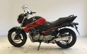 SUZUKI GSR250