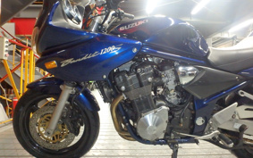 SUZUKI BANDIT1200S 2001 GV77A