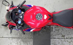 HONDA CBR600RR 2024 PC40