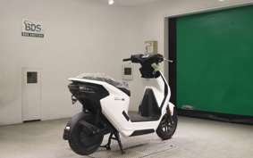 HONDA EM1 e: 2004 EF16