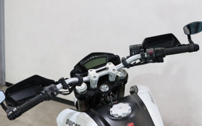 DUCATI HYPERMOTARD 939 2016 BA01