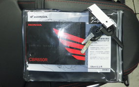 HONDA CBR650R 2021 RH03