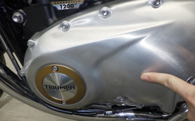 TRIUMPH BONNEVILLE T120 2025