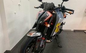 KTM 1290S-DUKE-R 2021 V3940