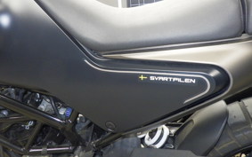 HUSQVARNA SVARTPILEN 401 2023