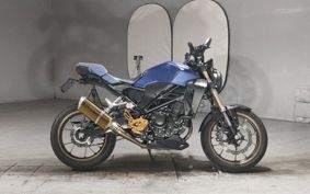 HONDA CB250R MC52