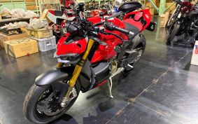 DUCATI STREET FIGHTER V4S 2025 4F00