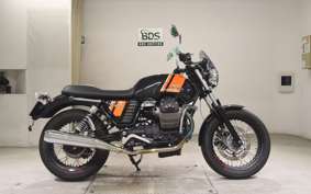 MOTO GUZZI V7 SPECIAL 2013