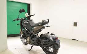 HUSQVARNA SVARTPILEN 401 2025