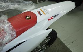 YAMAHA YZ125