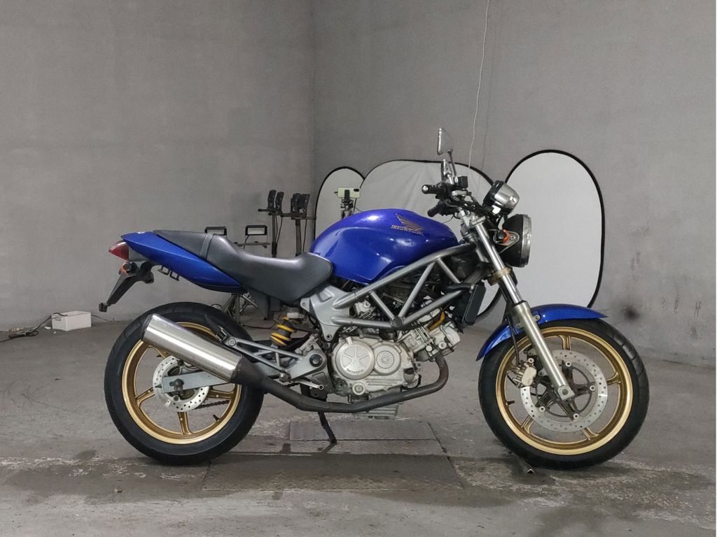 Фото Honda VTR 250 2006 с японского аукциона