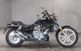 HONDA MAGNA 750 RC81