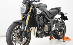 HONDA CBR650R E-Clutch 2025 RH17