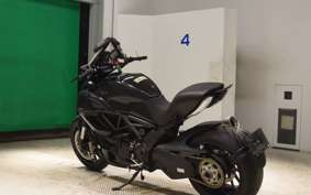 DUCATI DIAVEL 2011