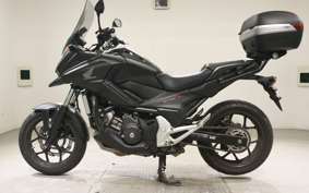 HONDA NC750X D 2016 RC90