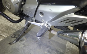 SUZUKI GSR250 2005