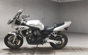 YAMAHA FZ400 1997 4YR