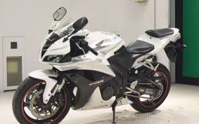 HONDA CBR600RR GEN 3 PC40